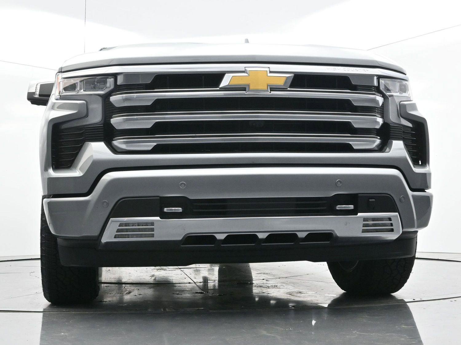 Used 2025 Chevrolet Silverado 1500 High Country w/ Technology Package AWD/4WD image 47