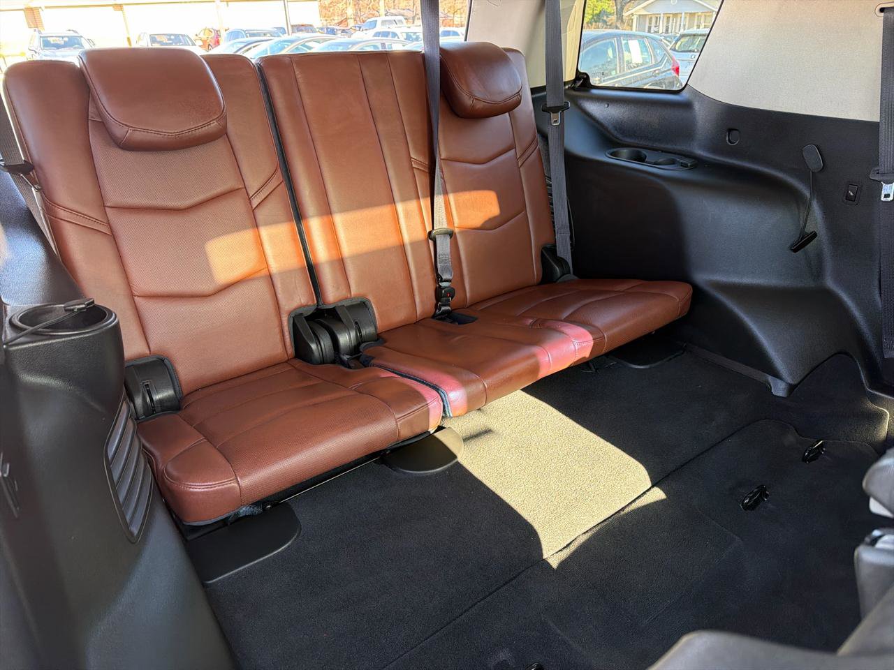 Used 2017 Cadillac Escalade Luxury image 28