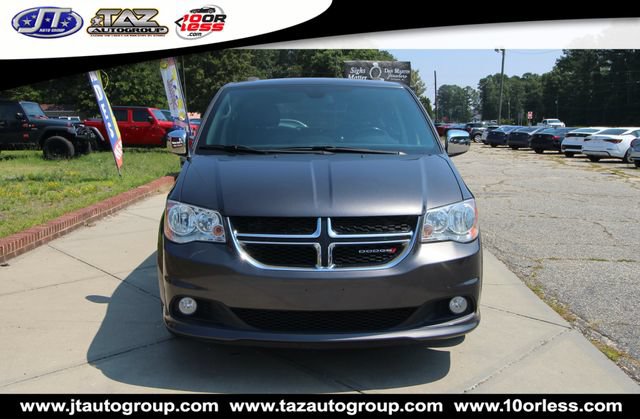 Used 2020 Dodge Grand Caravan SXT FWD image 2