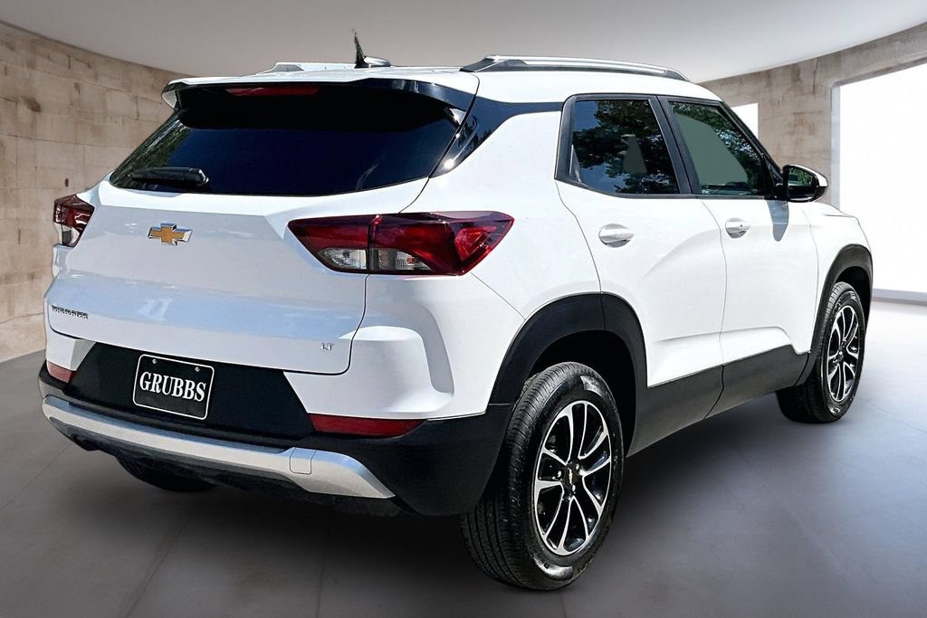 Used 2026 Chevrolet TrailBlazer LT FWD image 2