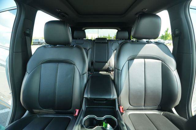 Certified 2025 Jeep Grand Cherokee Limited w/ Luxury Tech Group II AWD/4WD image 42