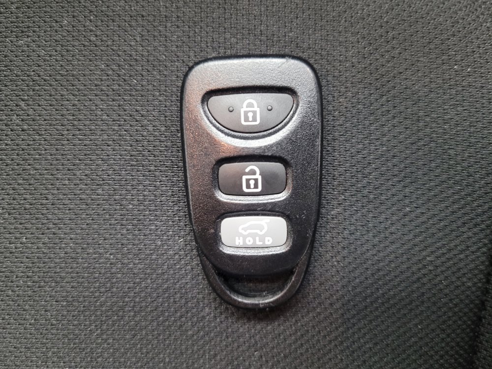 Used 2016 Hyundai Veloster FWD image 32