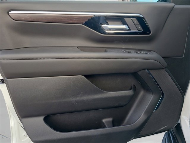 New 2026 Chevrolet Suburban LS image 18