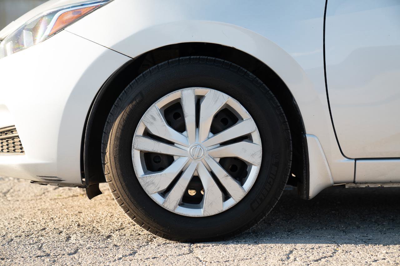 Used 2020 Nissan Versa S FWD image 9