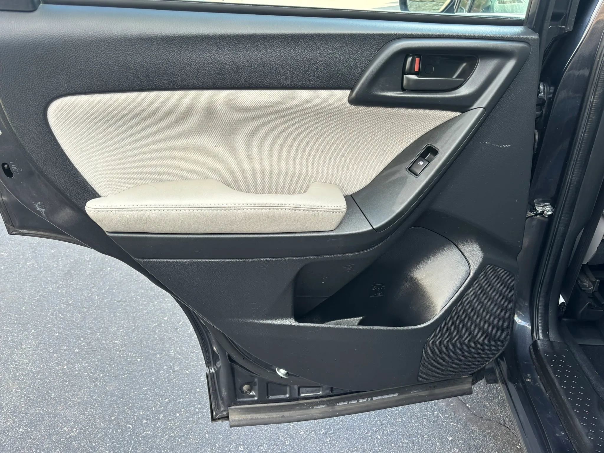 Used 2016 Subaru Forester 2.5i image 16