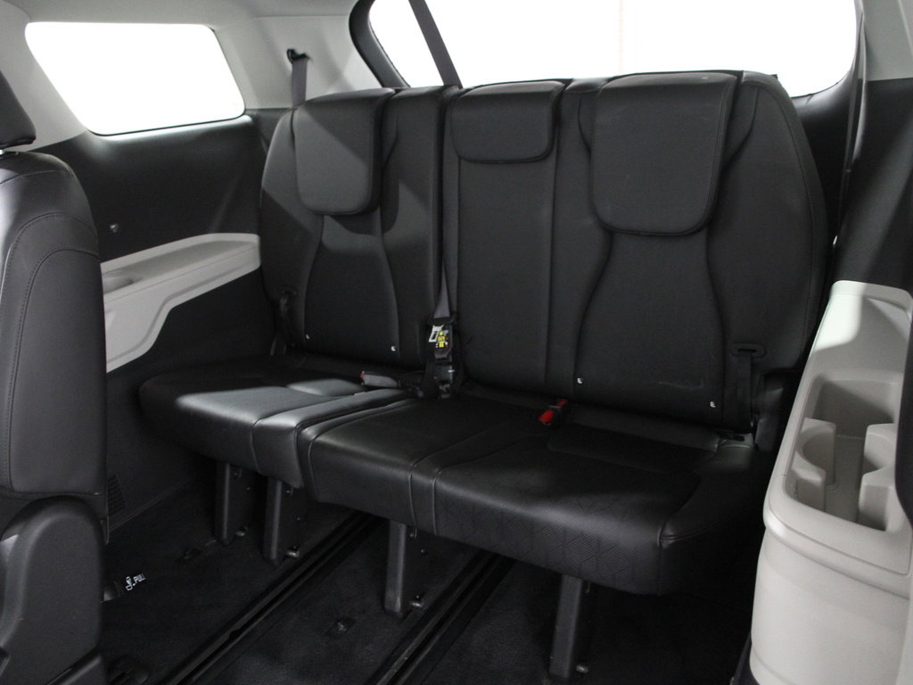 Used 2024 Kia Carnival LX image 19