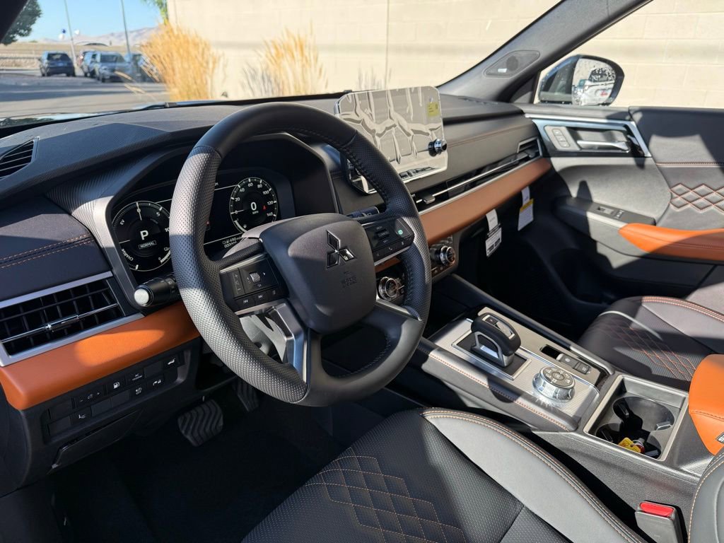 New 2025 Mitsubishi Outlander SEL image 19