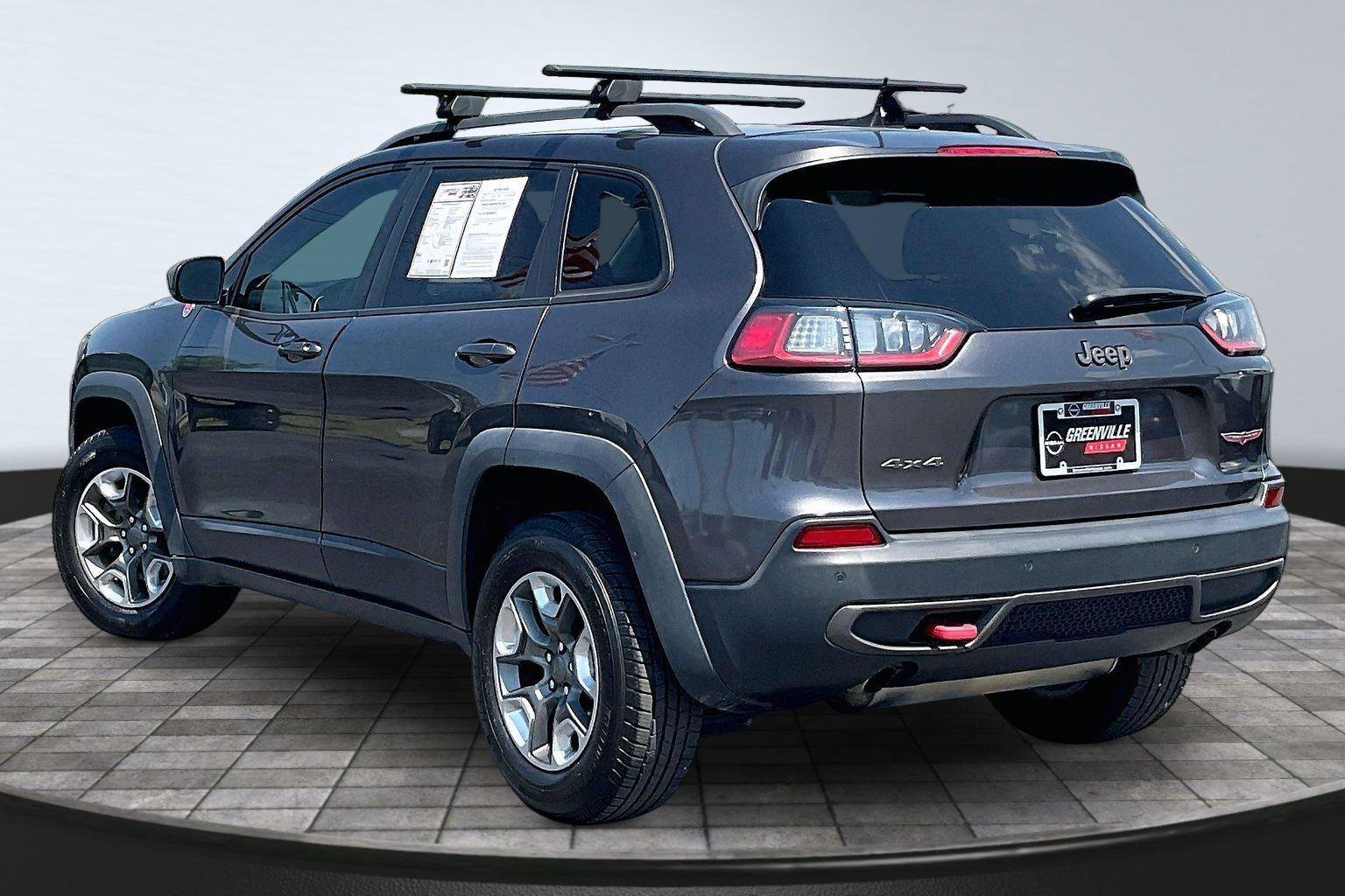 Used 2019 Jeep Cherokee Trailhawk AWD/4WD image 3