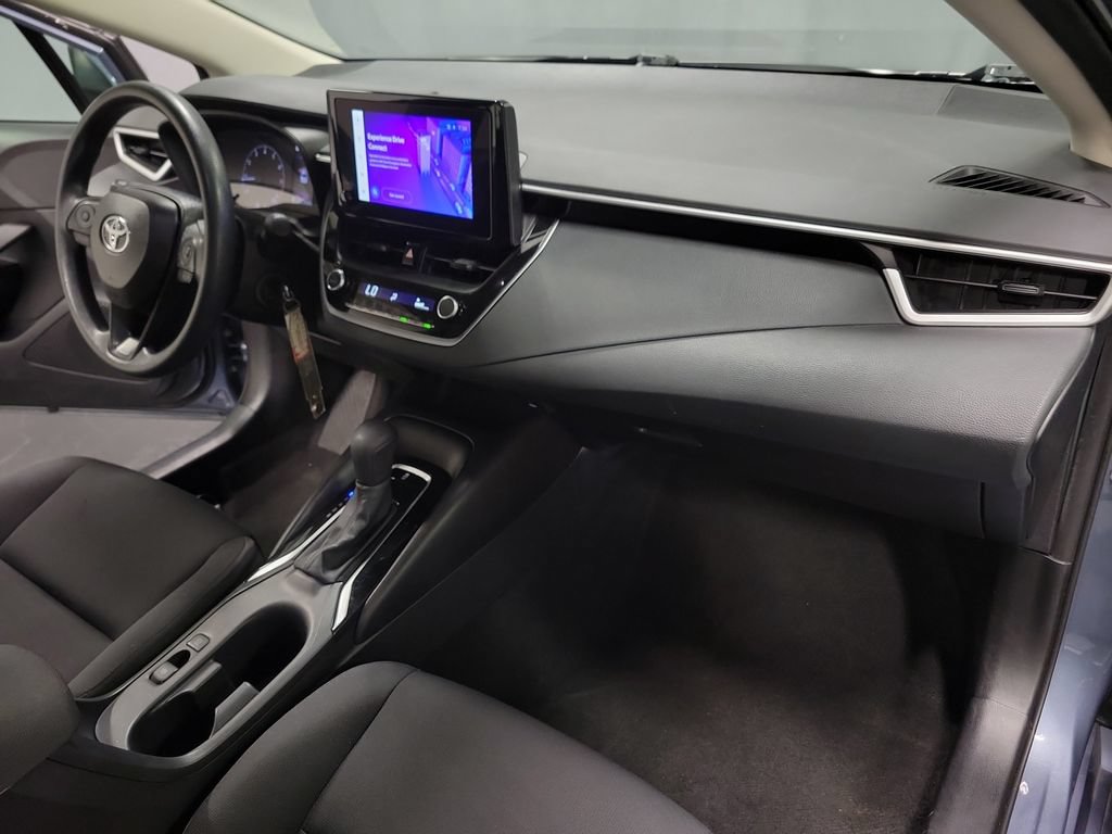 Used 2025 Toyota Corolla LE FWD image 34