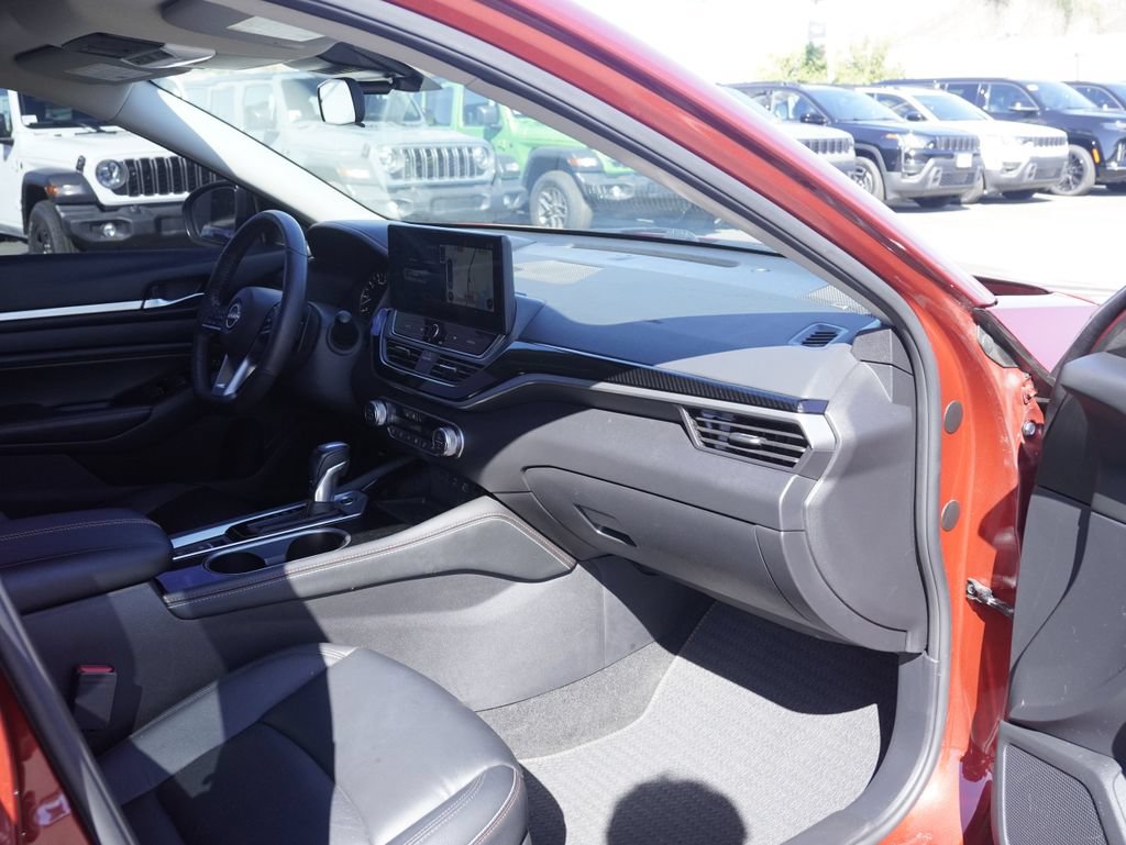 Used 2023 Nissan Altima 2.0 SR FWD image 28