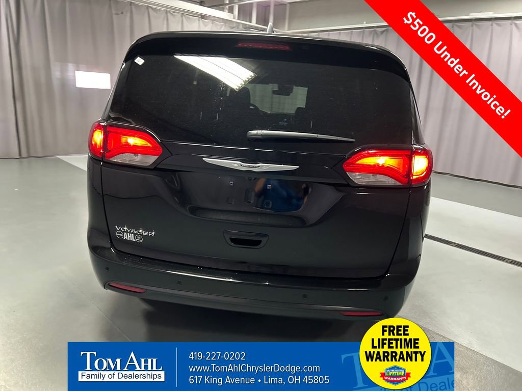 New 2026 Chrysler Voyager LX image 6