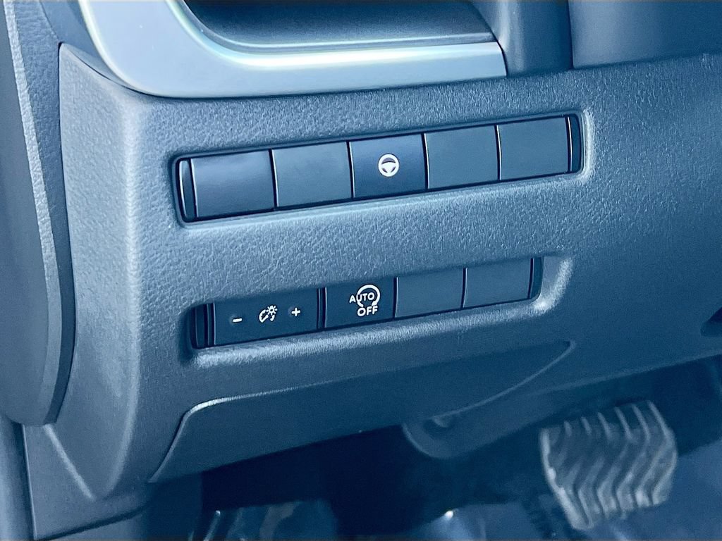 Used 2023 Nissan Rogue SV FWD image 10