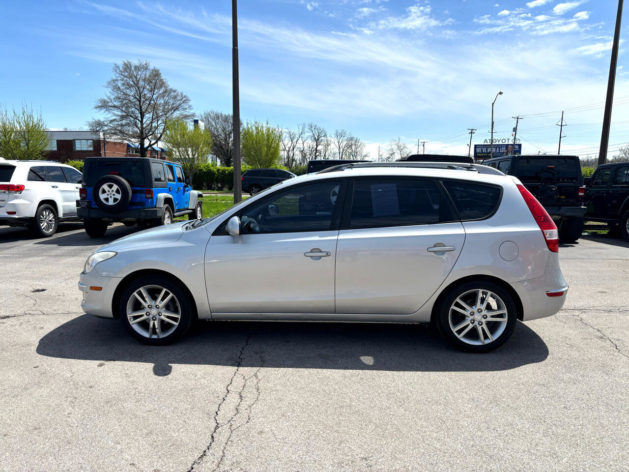 Used 2011 Hyundai Elantra image 6