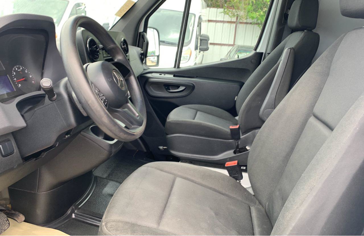 Used 2021 Mercedes-Benz Sprinter 2500 image 35