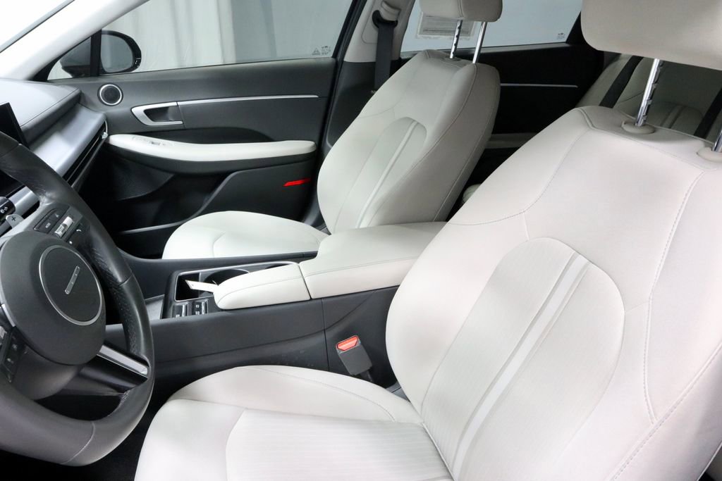 Certified 2024 Hyundai Sonata SEL w/ Convenience Package image 26
