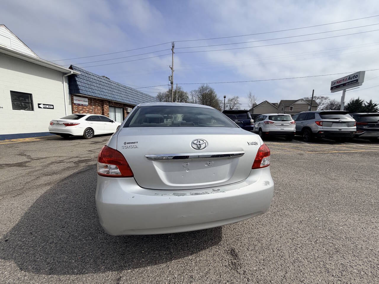 Used 2009 Toyota Yaris Sedan w/ Convenience Pkg FWD image 10