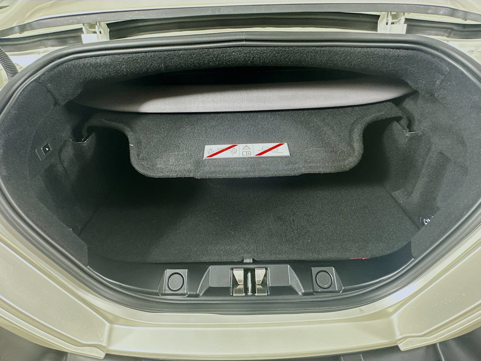 Used 2024 Ferrari Roma Spider RWD image 41