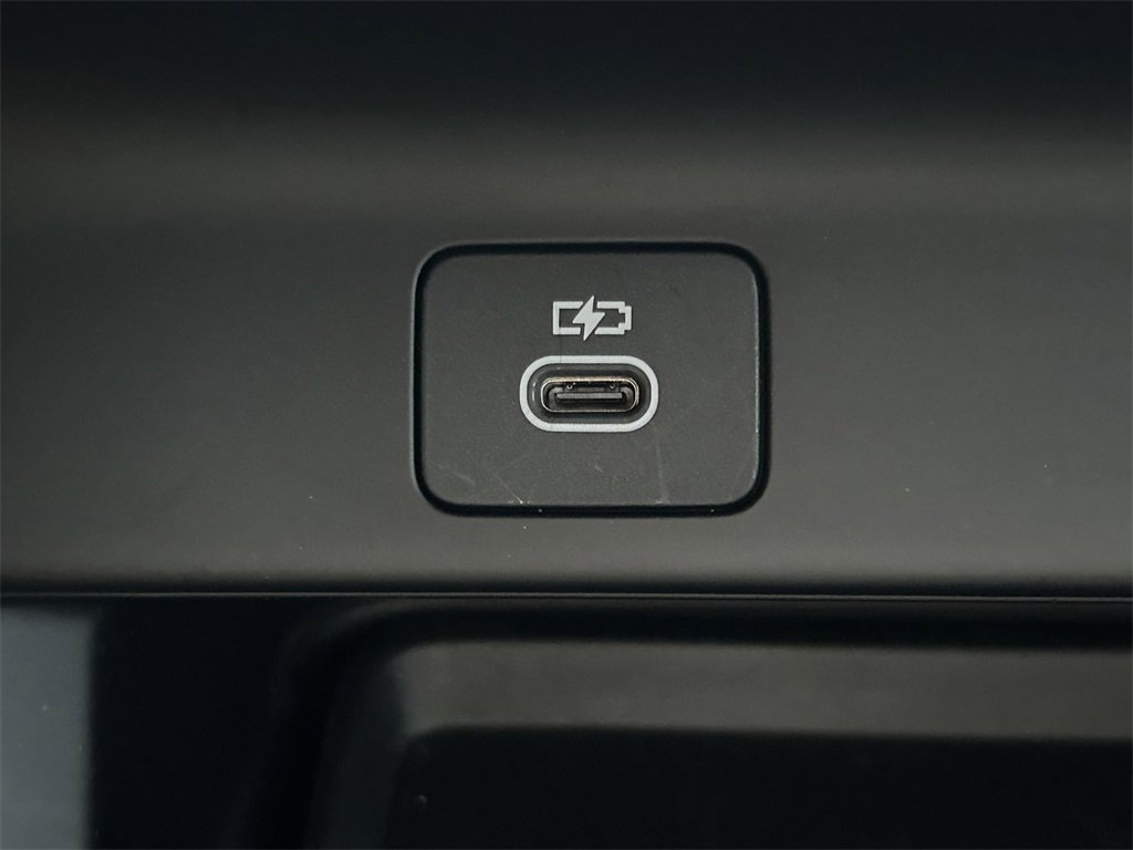 Used 2024 Land Rover Discovery Sport S image 38