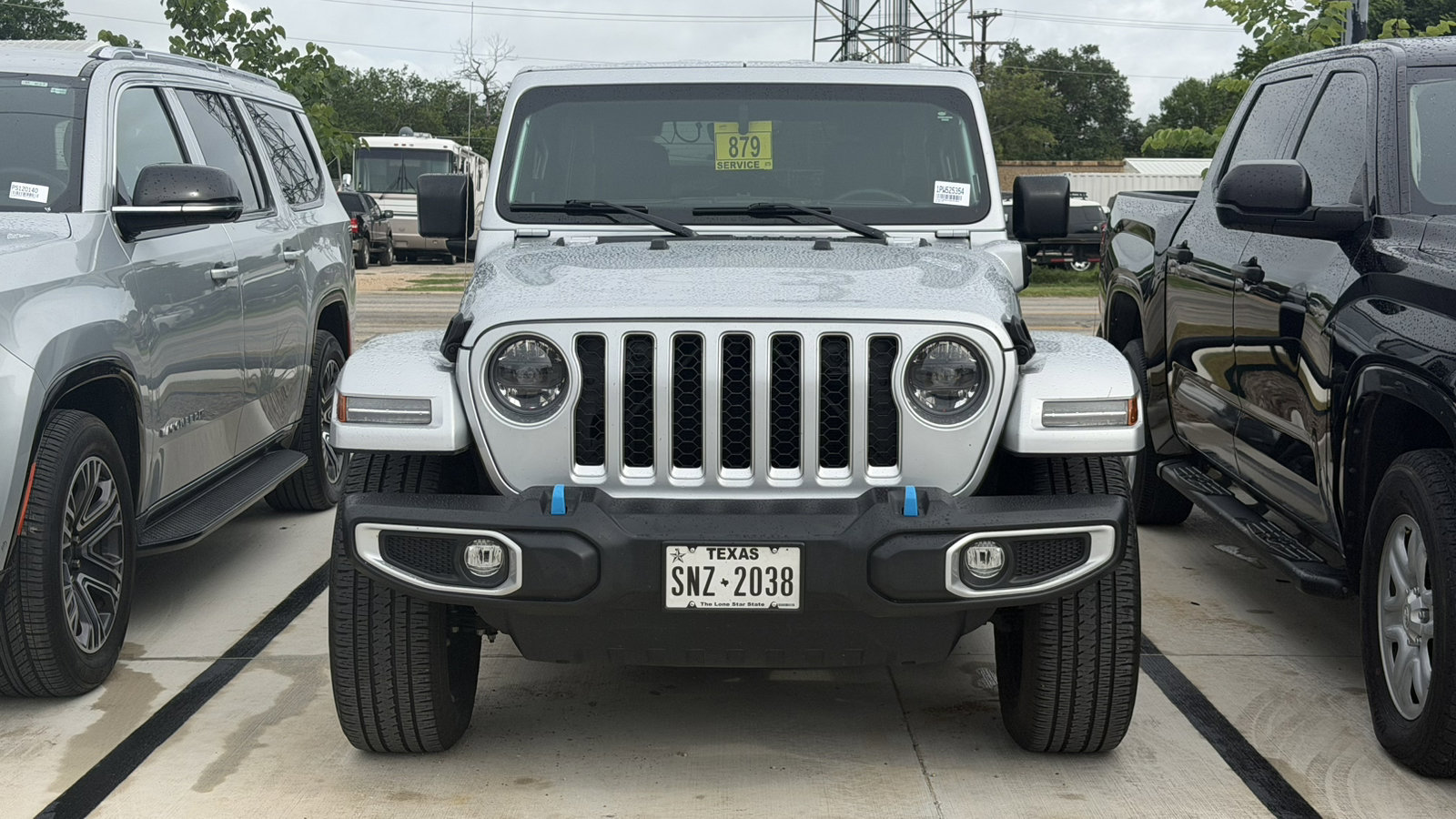 Used 2023 Jeep Wrangler Unlimited Sahara w/ Cold Weather Group AWD/4WD image 12
