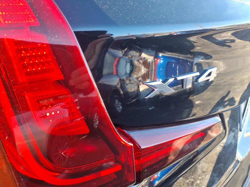 Certified 2023 Cadillac XT4 Premium Luxury image 11