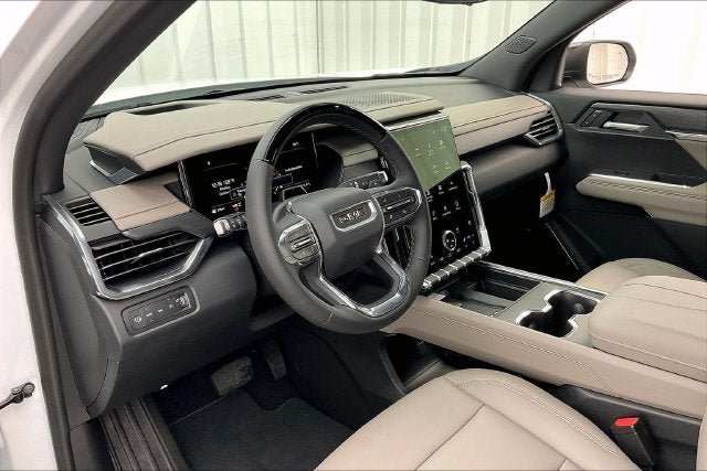 New 2027 GMC Acadia Elevation w/ Super Cruise Package AWD/4WD image 8