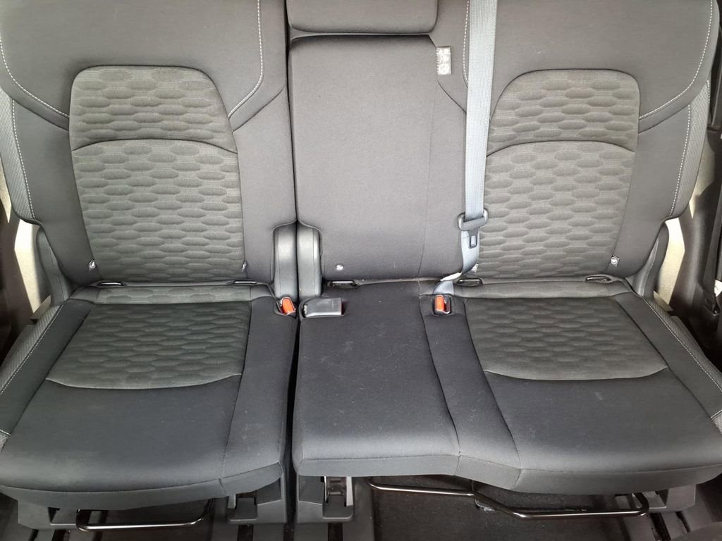 Used 2024 Nissan Pathfinder S FWD image 18