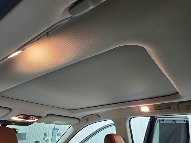 Used 2023 Nissan Pathfinder Platinum w/ Black Appearance Package image 23