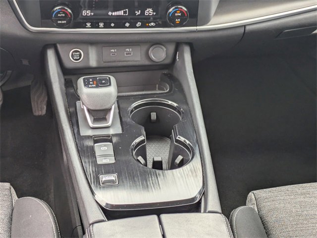 Used 2023 Nissan Rogue SV image 25