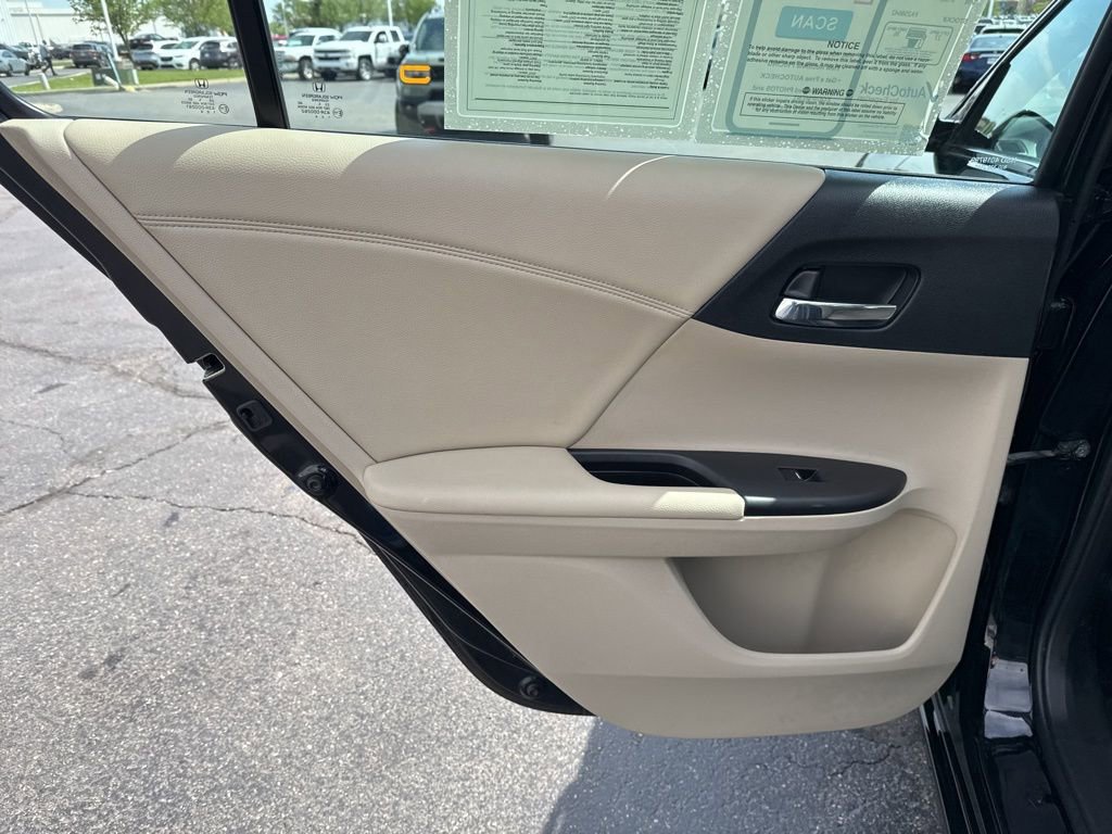 Used 2015 Honda Accord EX-L image 32