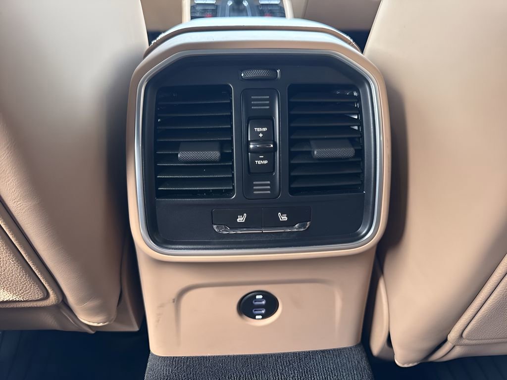 Used 2023 Porsche Macan S AWD/4WD image 14