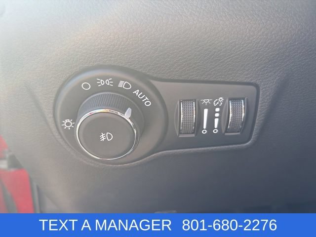 New 2026 Jeep Compass Trailhawk w/ Sun, Sound & Navigation Group AWD/4WD image 28