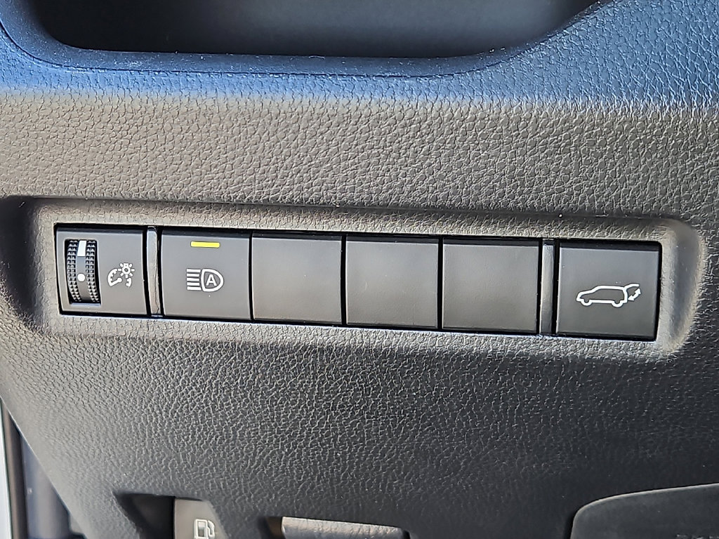 Used 2022 Toyota RAV4 XLE w/ Convenience Package AWD/4WD image 24