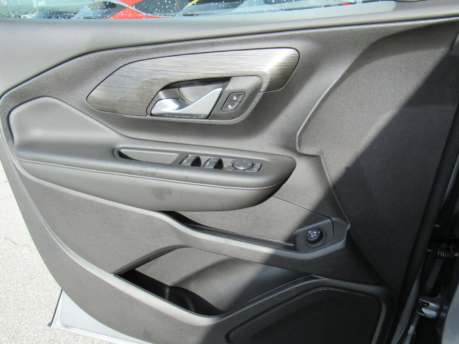 Used 2024 GMC Terrain SLE w/ Driver Convenience Package FWD image 22