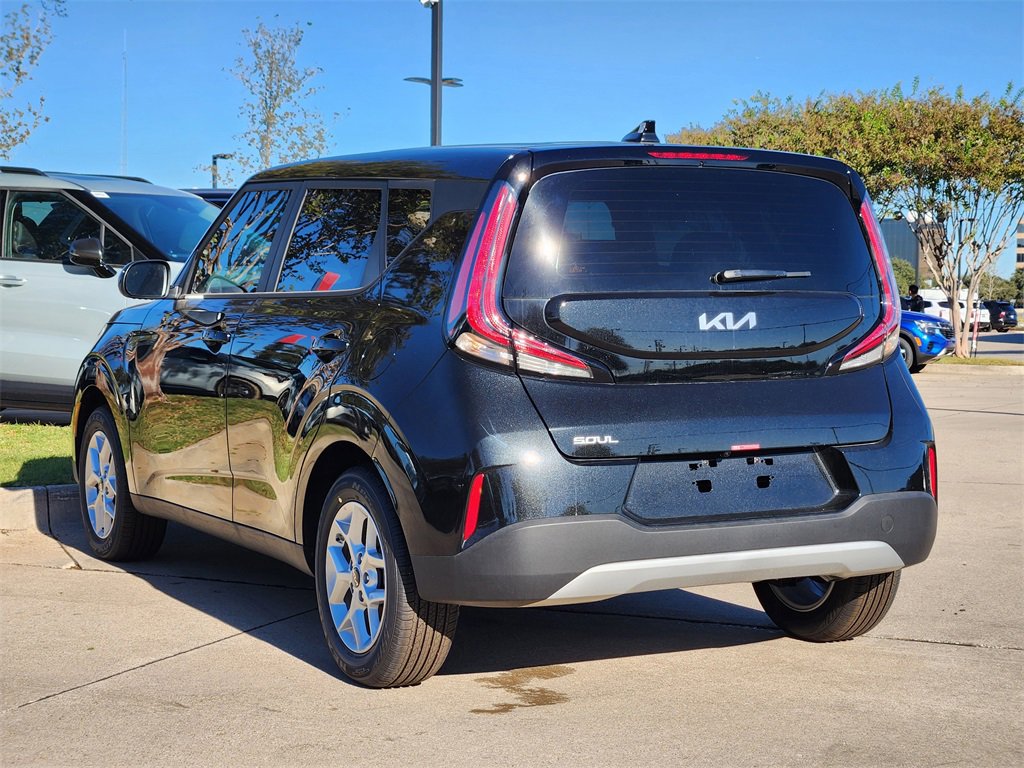 New 2025 Kia Soul S image 3