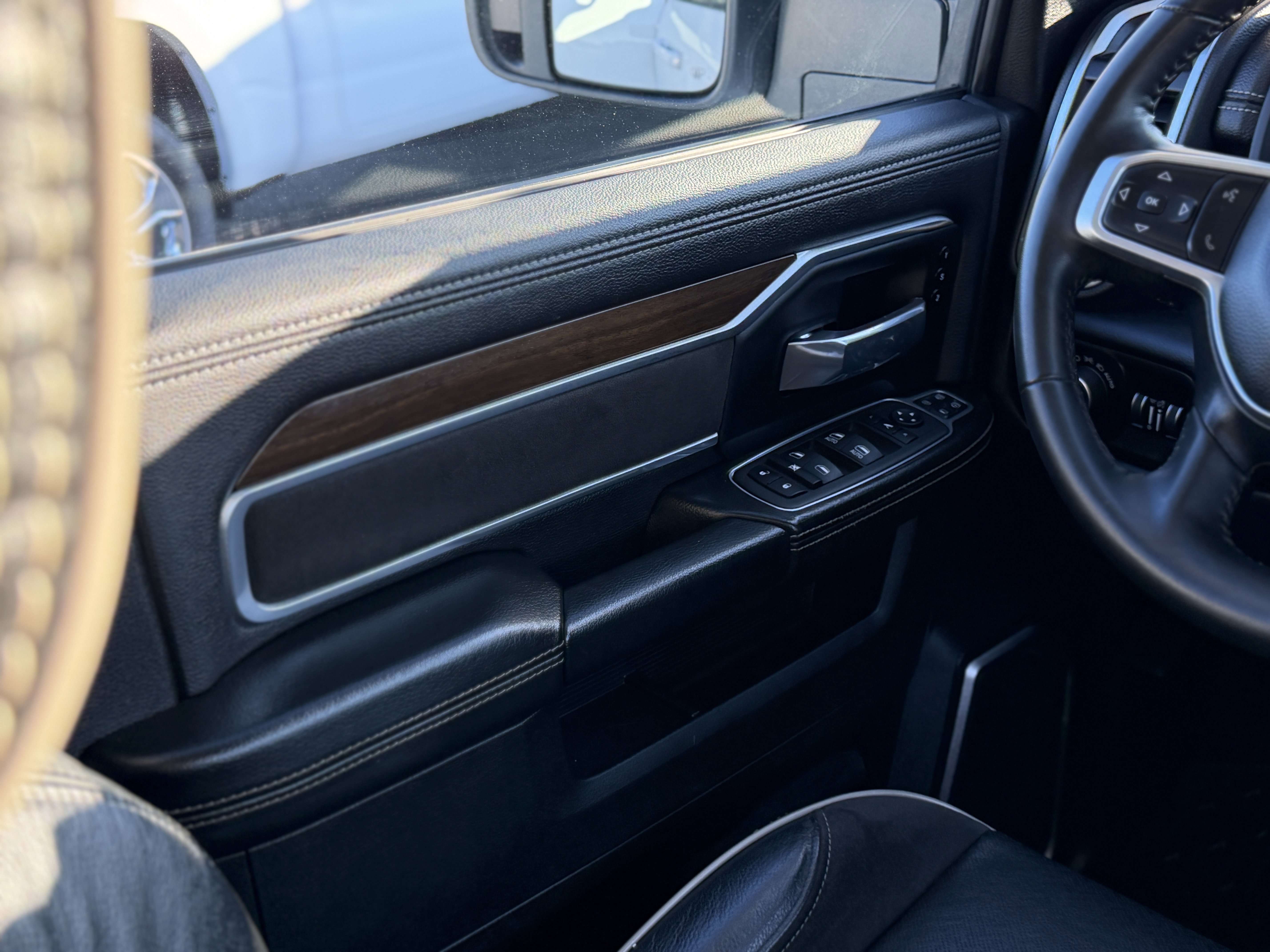 Used 2024 RAM 3500 Laramie image 14