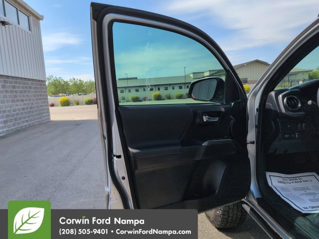 Used 2022 Toyota Tacoma TRD Sport w/ Technology Package AWD/4WD image 10