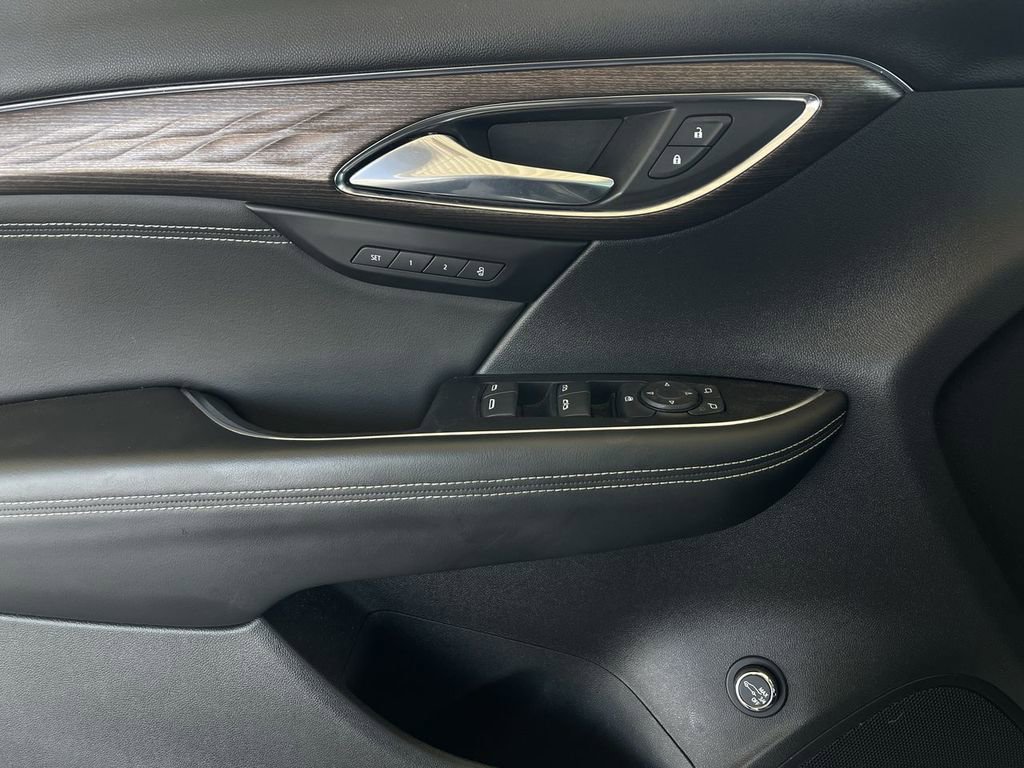 Used 2022 Buick Envision Avenir w/ Technology Package II AWD/4WD image 22