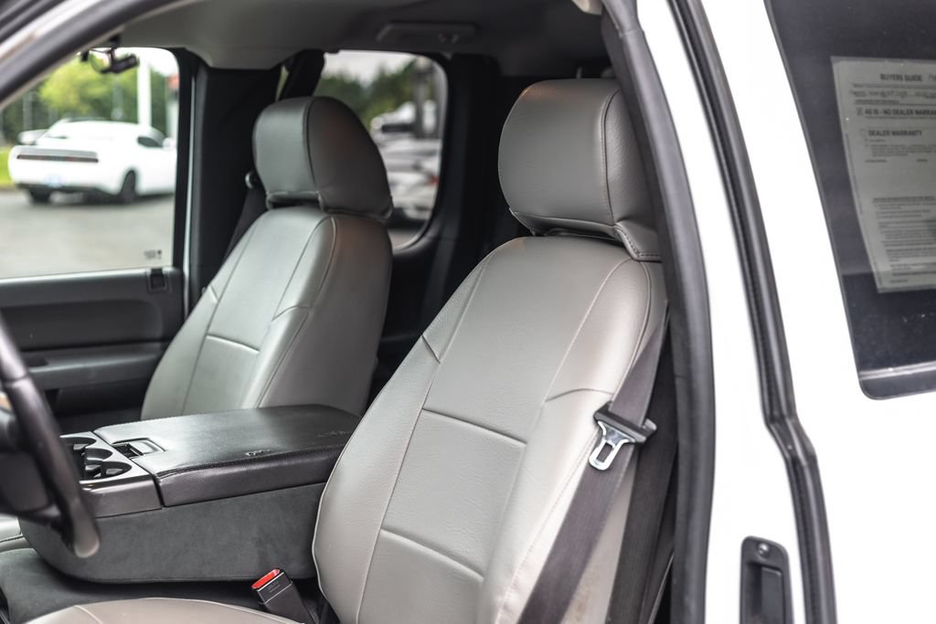 Used 2008 Chevrolet Silverado 1500 LT w/ California Package RWD image 7