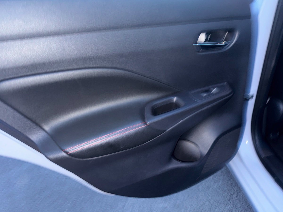 Used 2025 Nissan Versa SR FWD image 28