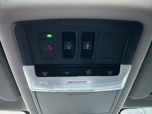 Certified 2022 Nissan Rogue SV w/ SV Premium Package AWD/4WD image 38