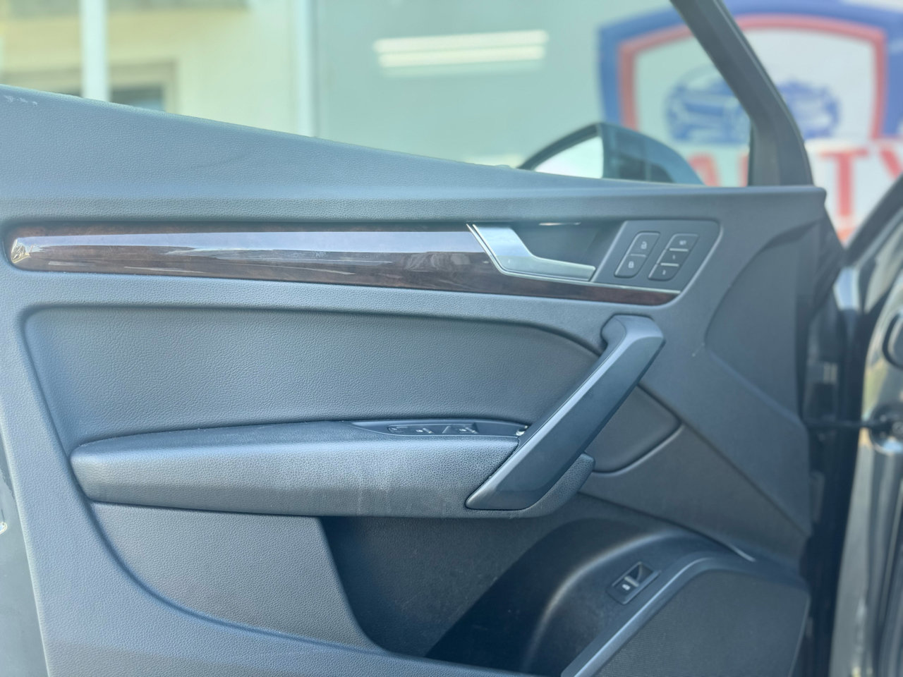 Used 2020 Audi Q5 2.0T Premium image 33