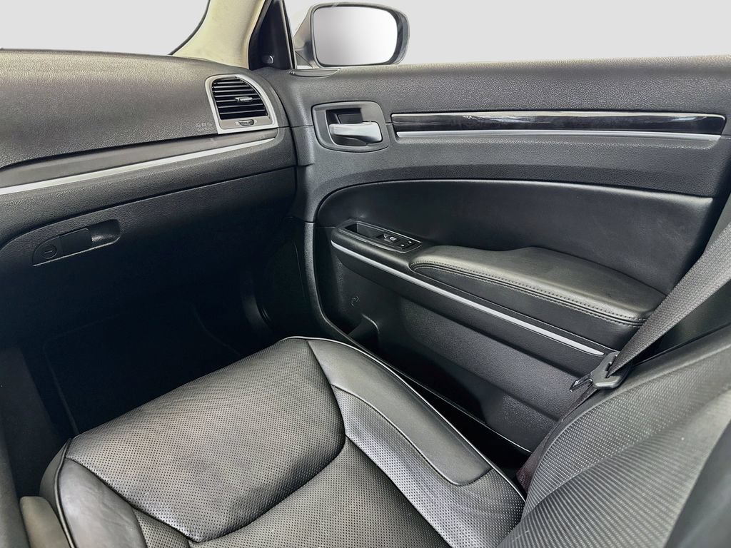Used 2019 Chrysler 300 Limited RWD image 23