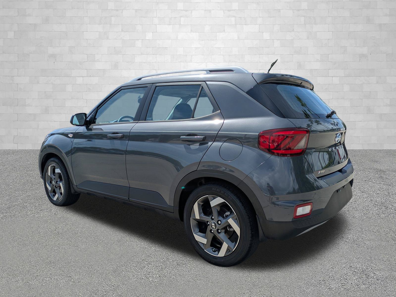 Certified 2023 Hyundai Venue SEL w/ Cargo Package FWD image 4