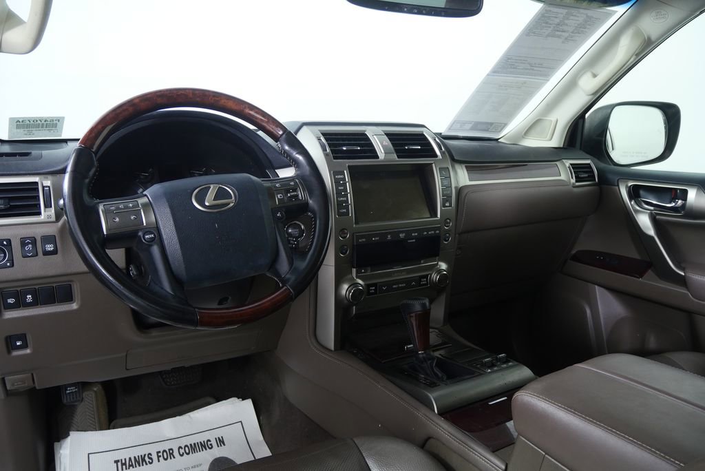 Used 2017 Lexus GX 460 Premium w/ Premium Package image 13