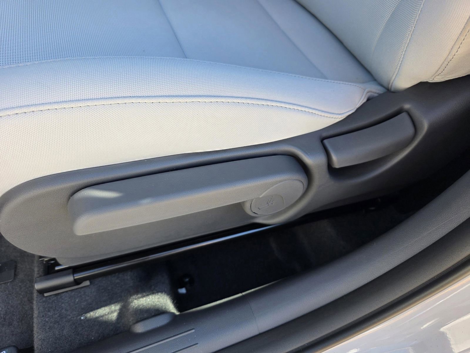 New 2026 Hyundai Kona SE image 17