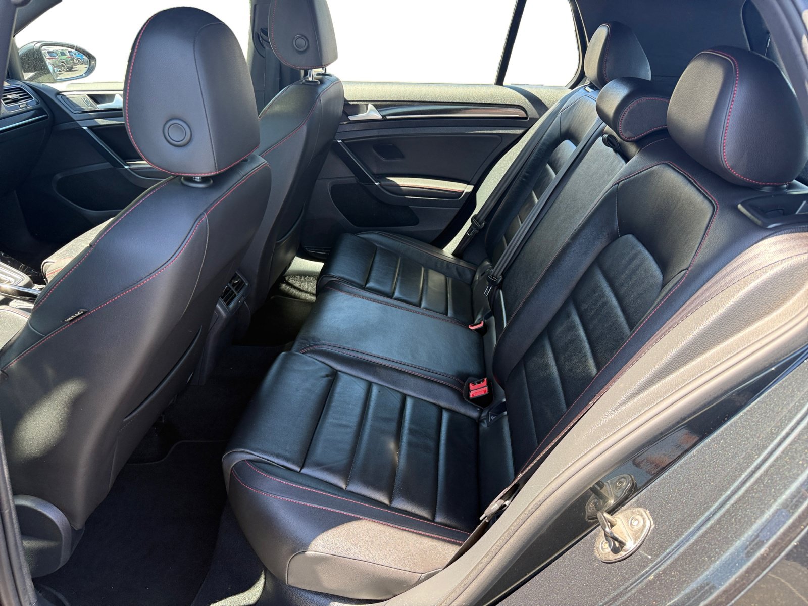 Used 2015 Volkswagen GTI Autobahn w/ Lighting Package (SEL) FWD image 16