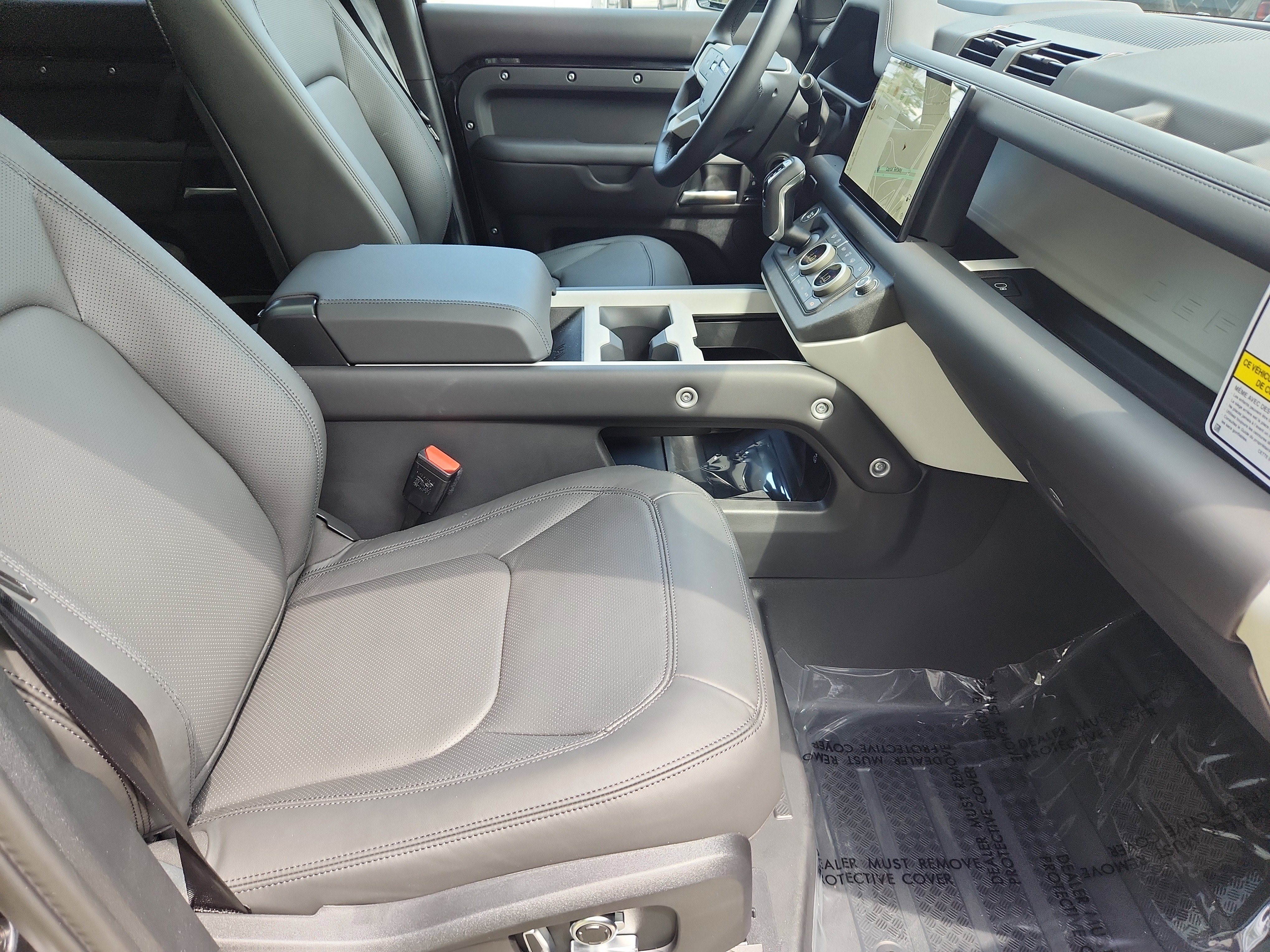 Used 2025 Land Rover Defender 130 S image 3