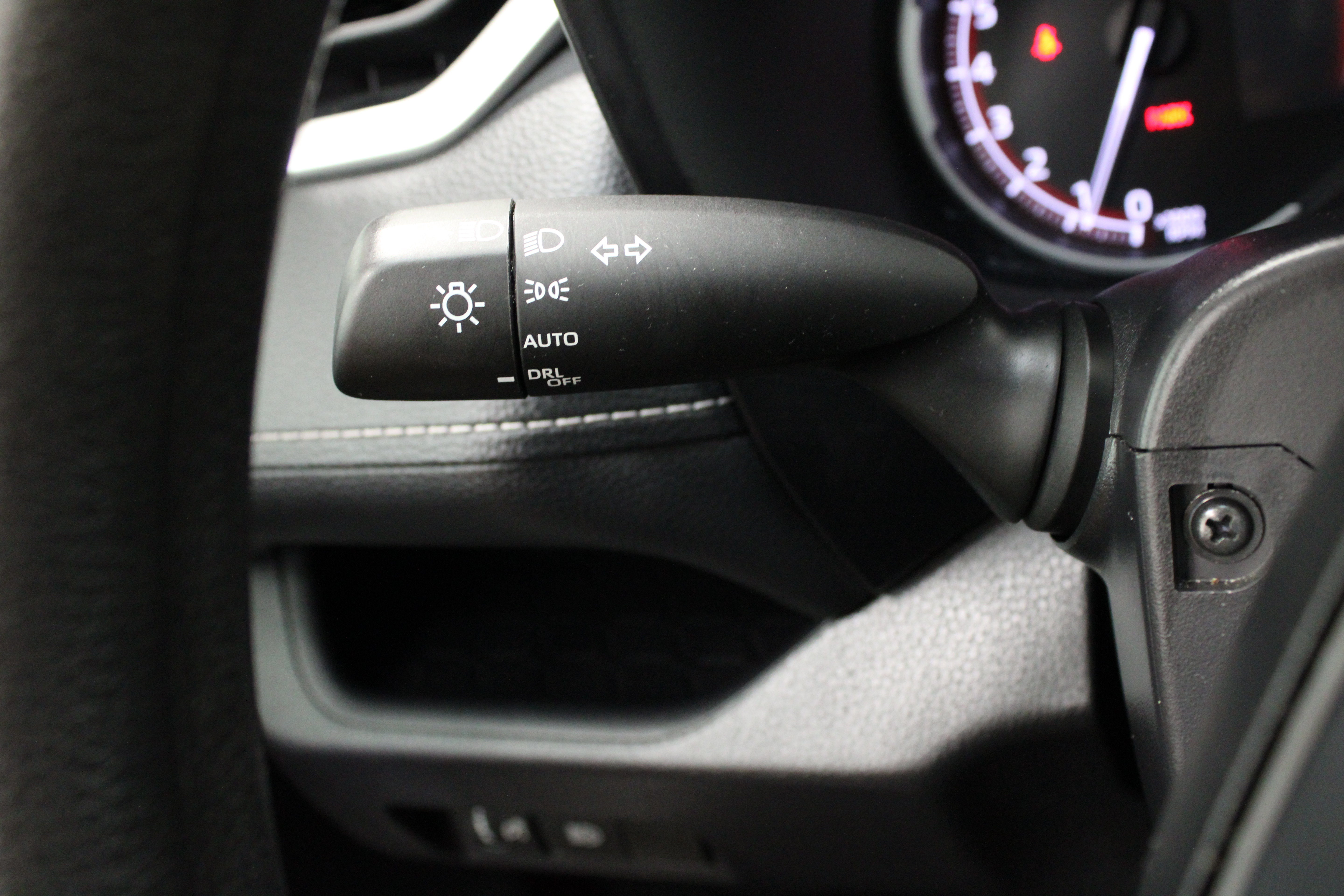 Used 2025 Toyota RAV4 XLE FWD image 25