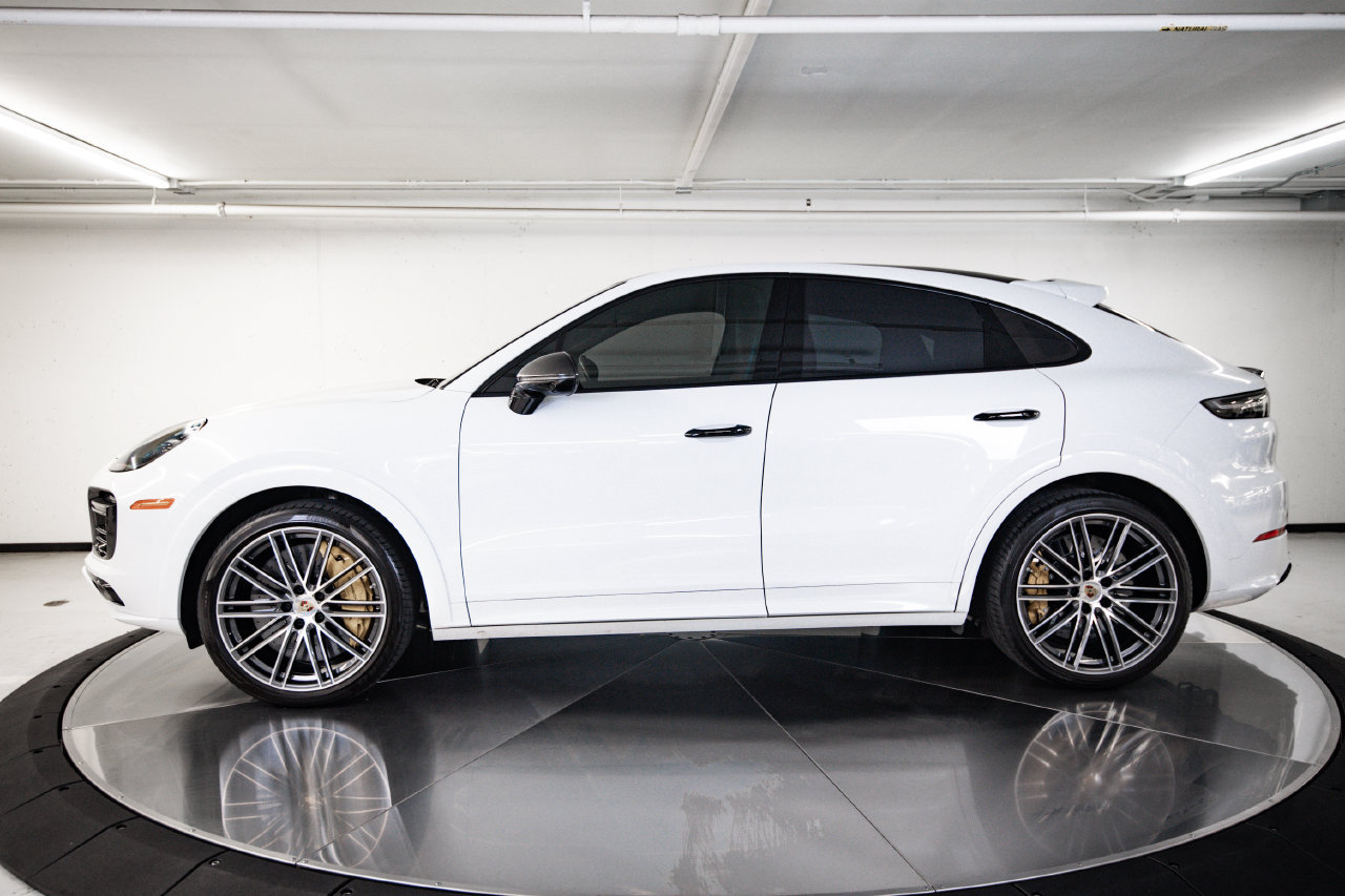 Used 2020 Porsche Cayenne Turbo AWD/4WD image 2