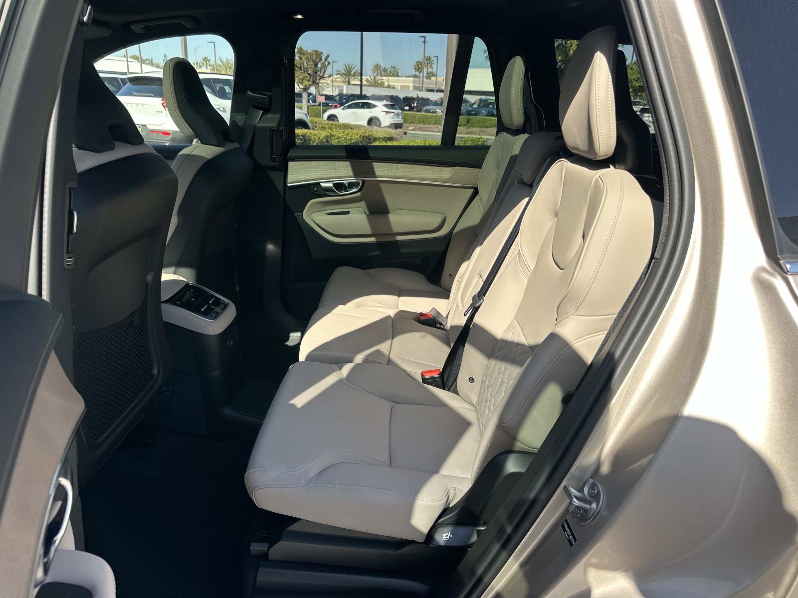 New 2026 Volvo XC90 T8 Plus AWD/4WD image 17